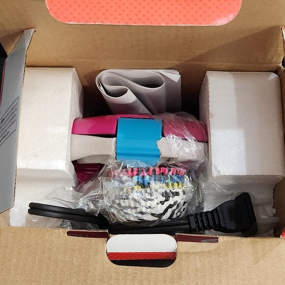 Disney DMG-7 Minnie Mouse Pink Cupcake Maker, Mini Liners & Molds NIB - Picture 6 of 8